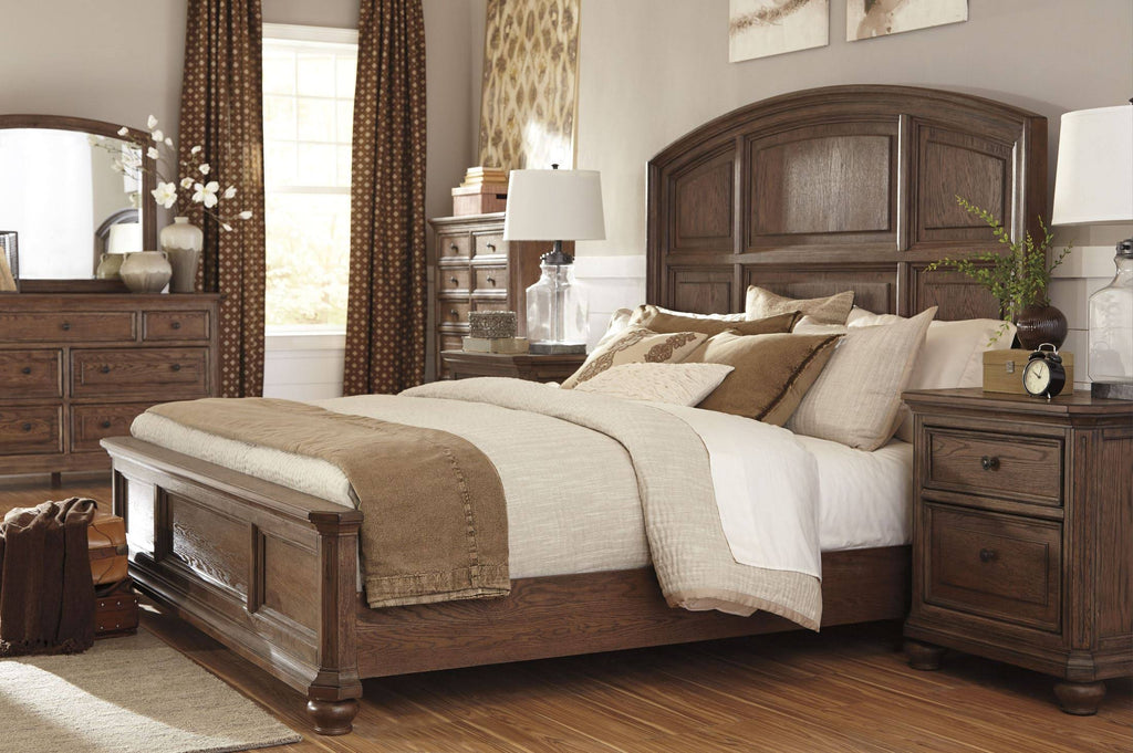 Queen Panel Bed S406405