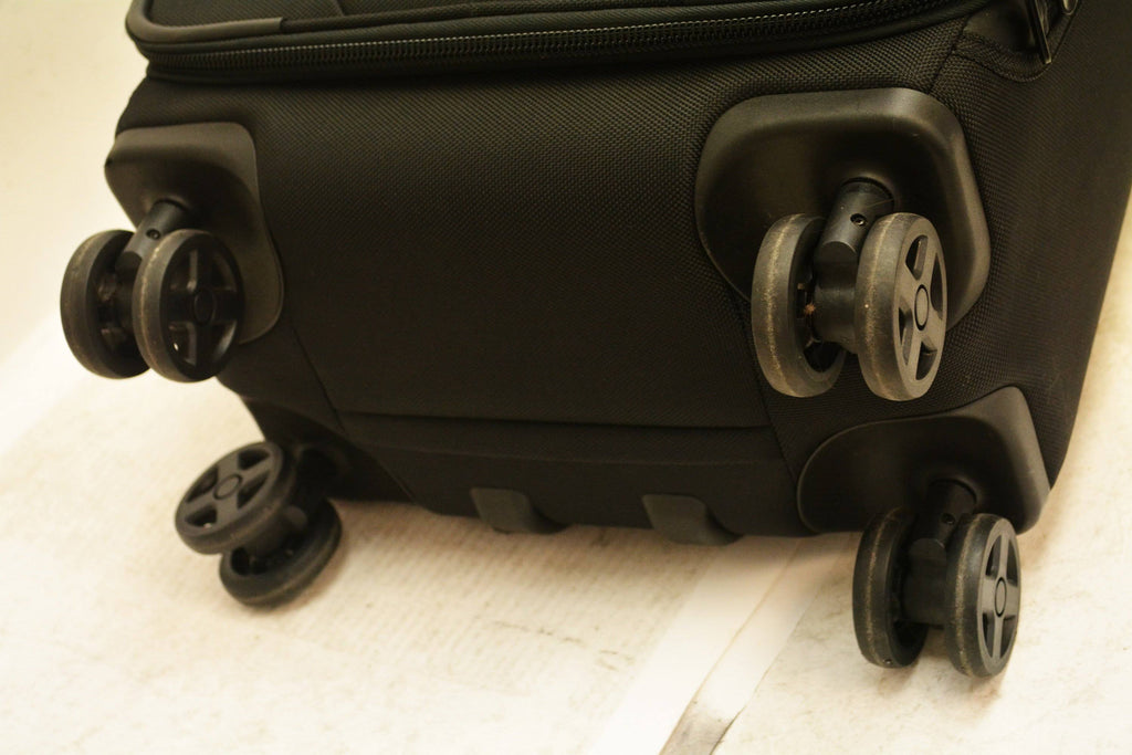 Black Large Carry on Q34531
