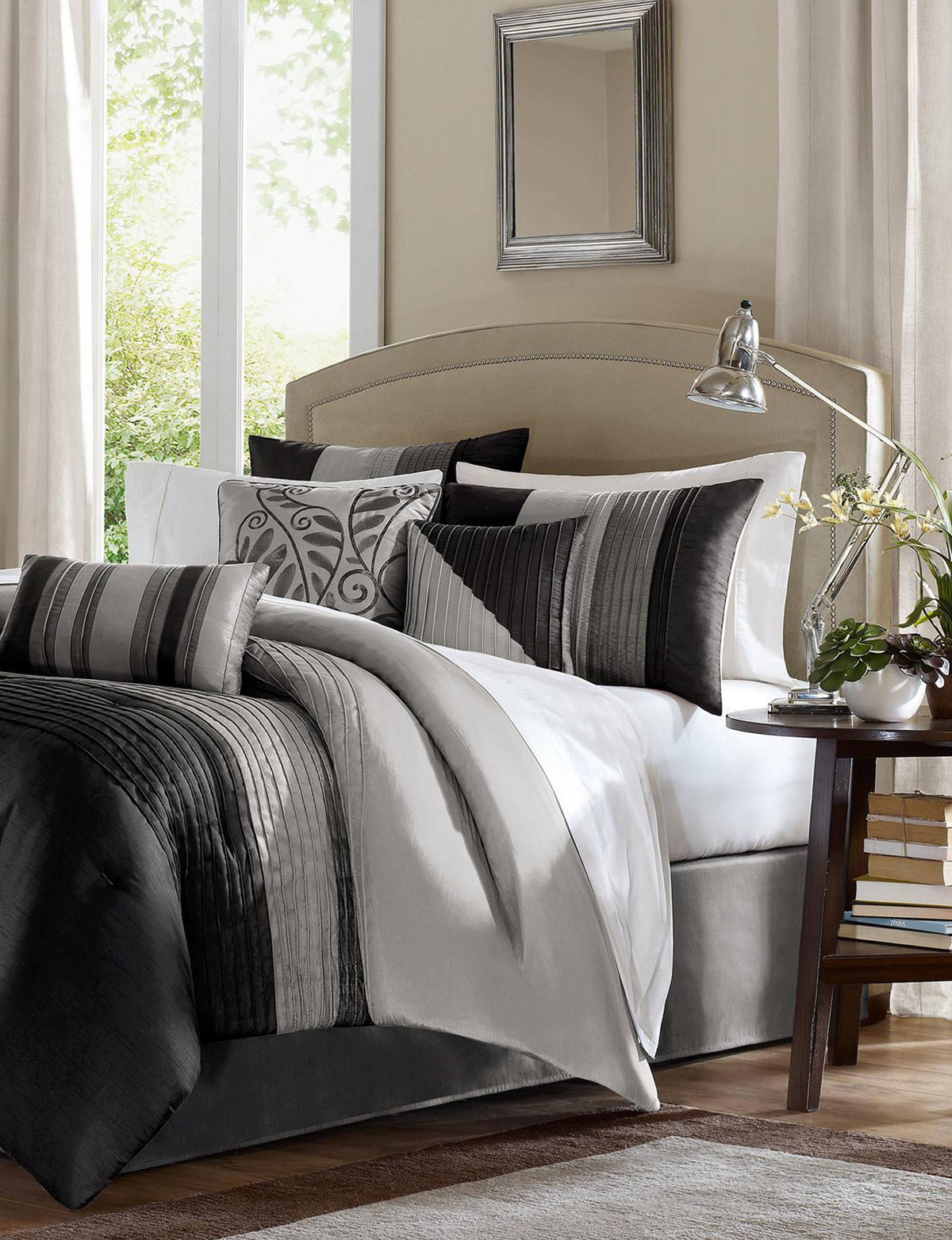 Black 7 Piece Cal King Comforter Set B25042