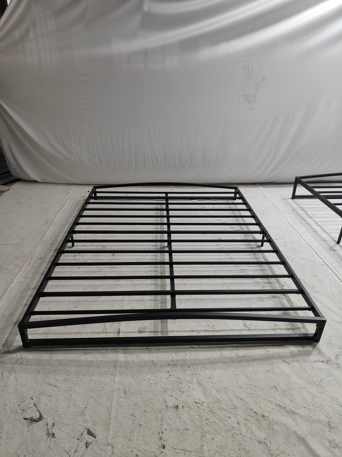 Queen Size Metal Platform Bed Frame Z9929